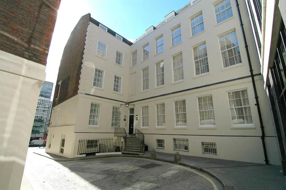 Master Cannon London Apartment