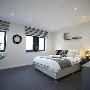 Lovely In Aldgate East 5 London