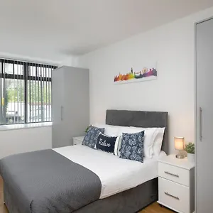 Skyvillion - Beautiful One Bedroom Near Heathrow Airport London