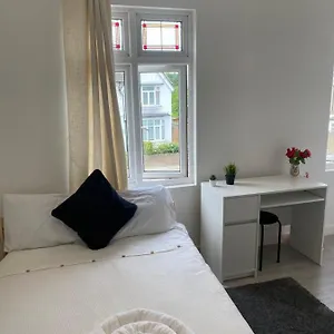 Modern Furnished Studio London